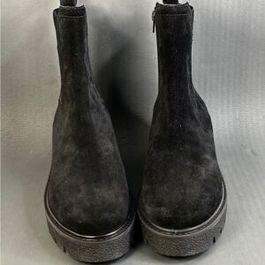 Chelsea & Violet Lottie Suede Lug Sole Platform Chelsea Booties womens size 9.5